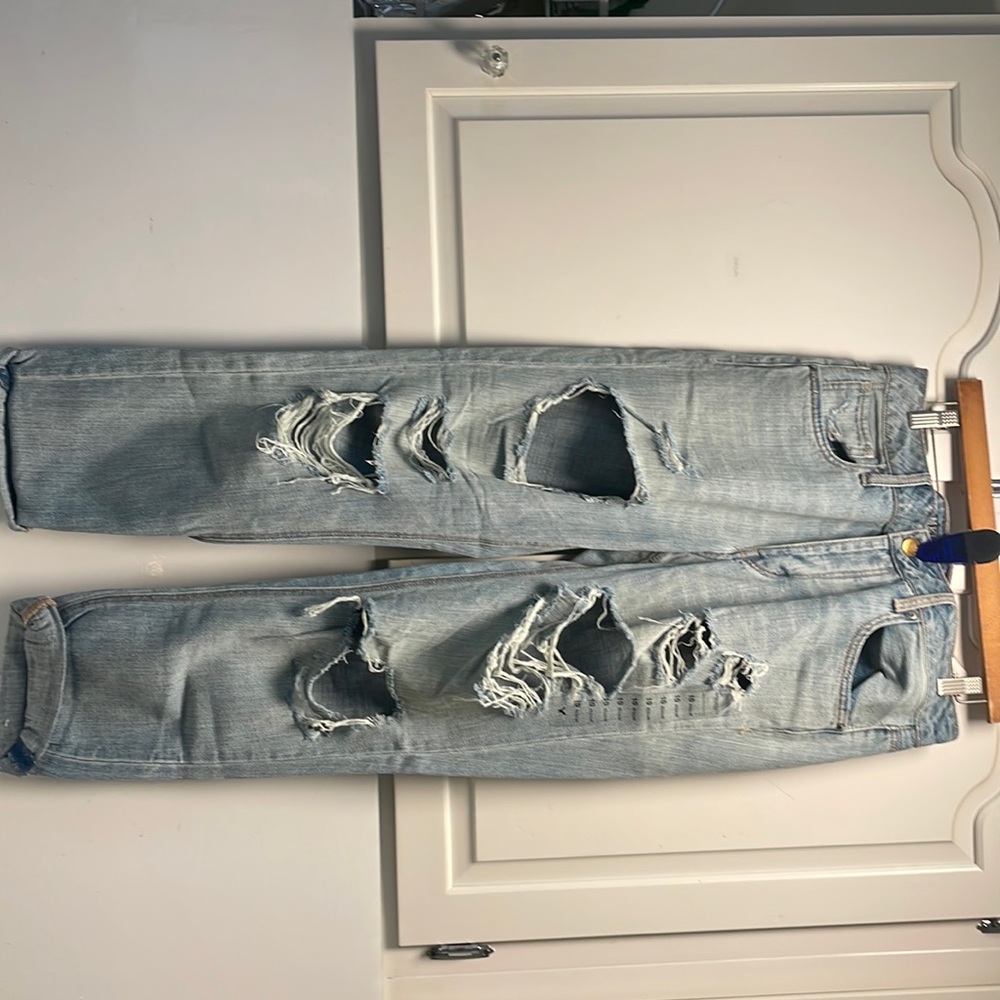 American Eagle Distressed Button Front Tom Girl Jeans!